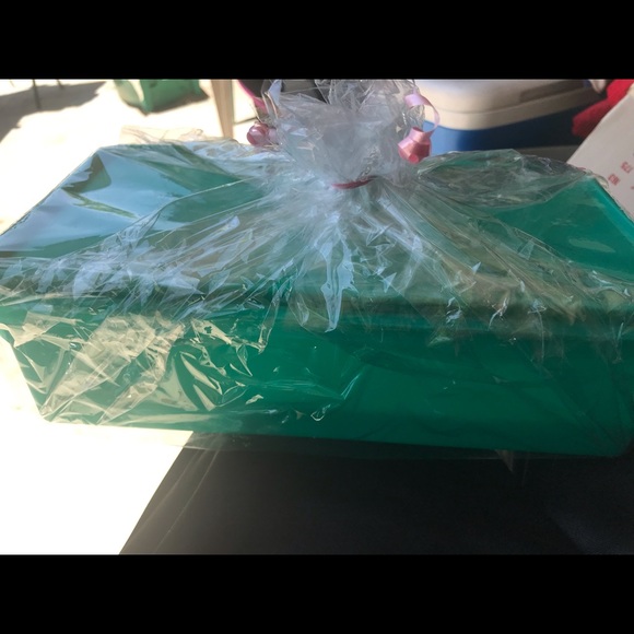 TUPPERWARE GIFT SETS $10.00 - Picture 2 of 4